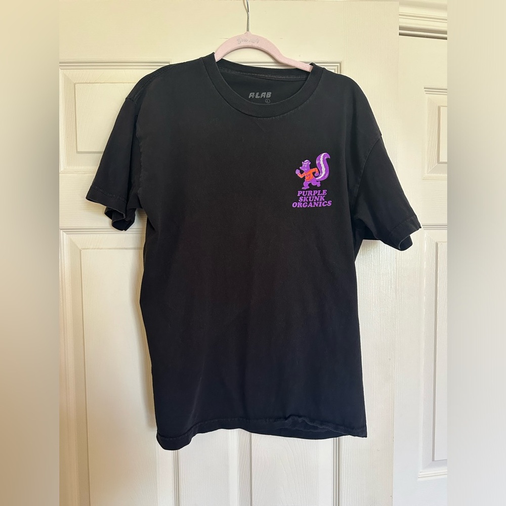 ALAB graphic tshirt- black with purple skunk organics 🦨 size L